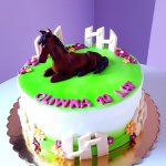 tort z koniem